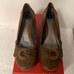 NIB Report R2 “Sadee” wedge Size 8